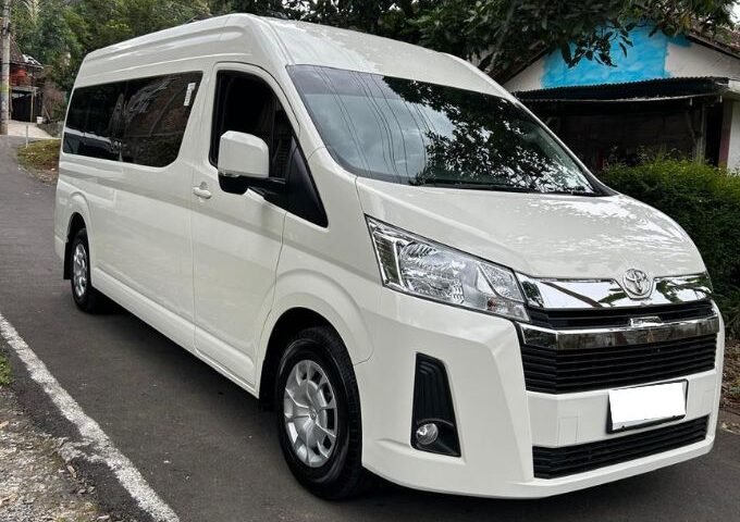 Fasilitas Hiace Premio 14 Seat Dyan Transport