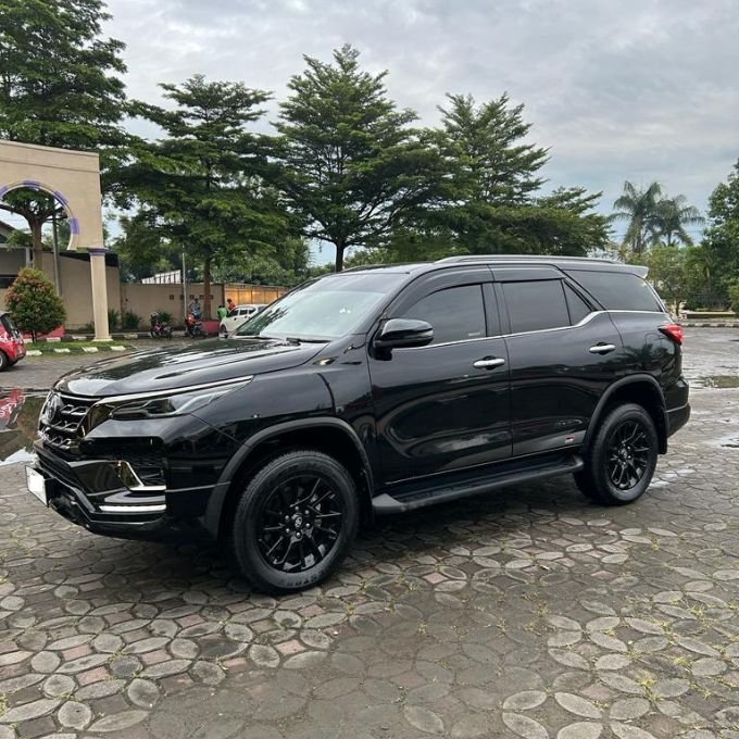 Sewa Mobil Fortuner Semarang
