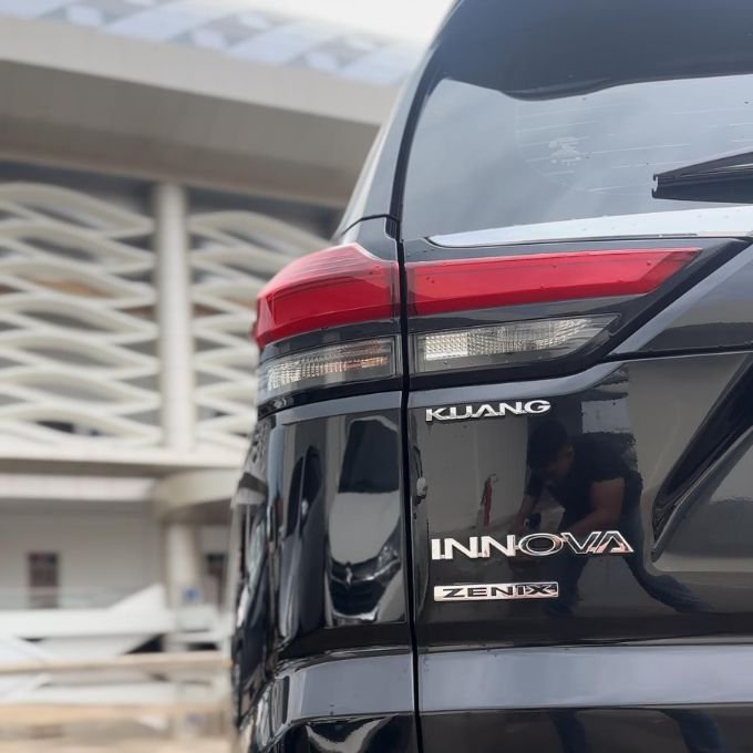 SEWA MOBIL SALATIGA ZENIX Q