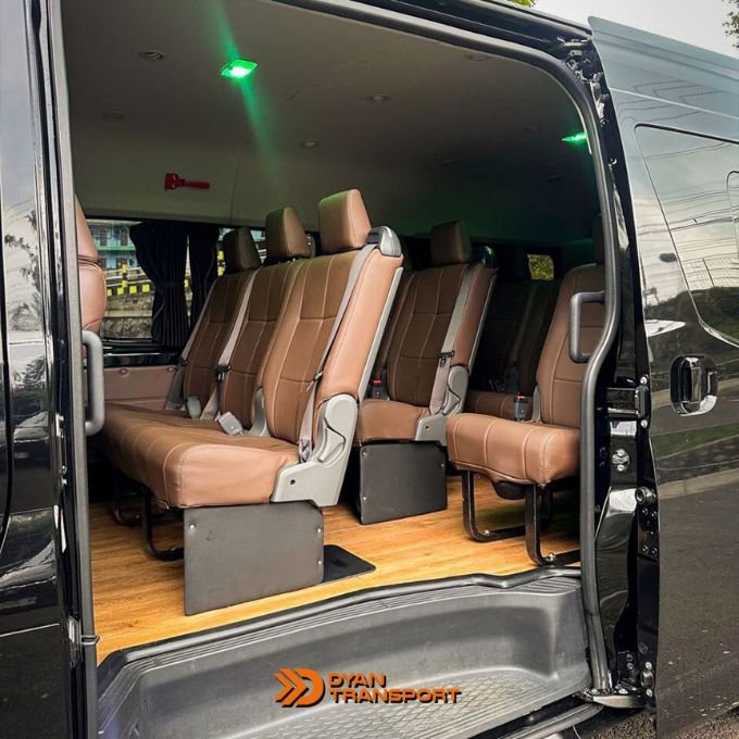 Fitur dan Fasilitas yang Tersedia di Sewa Mobil Hiace Premio Semarang