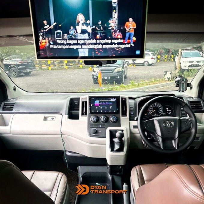 SEWA MOBIL HIACE PREMIO SEMARANG