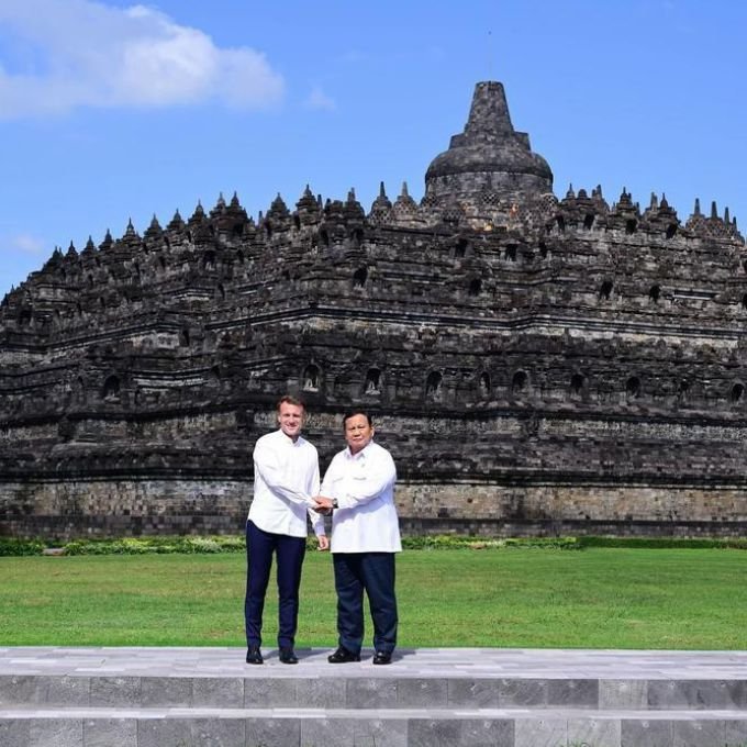 SEWA MOBIL MAGELANG UNTUK KUNJUNGAN PRESIDEN PRANCIS KE BOROBUDUR