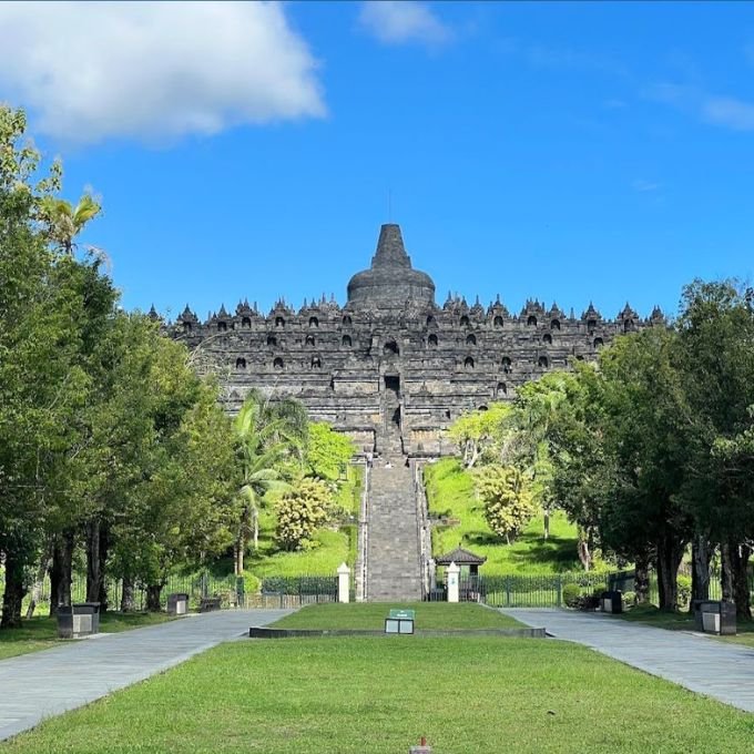 SEWA MOBIL SEMARANG BERWISATA KE CANDI BOROBUDUR
