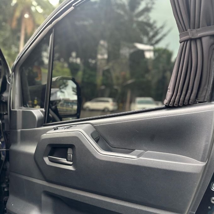 Sewa Mobil Hiace Premio 14 Seat Salatiga
