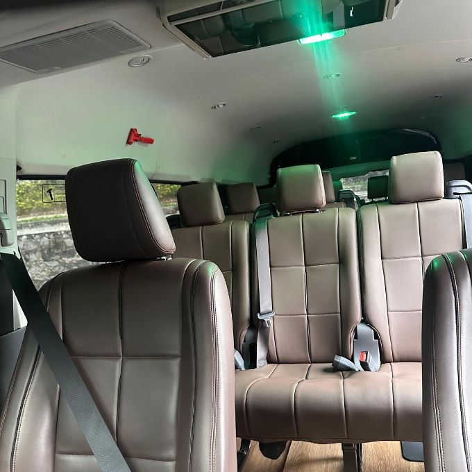 Sewa Mobil Salatiga Hiace Premio 14 Seat