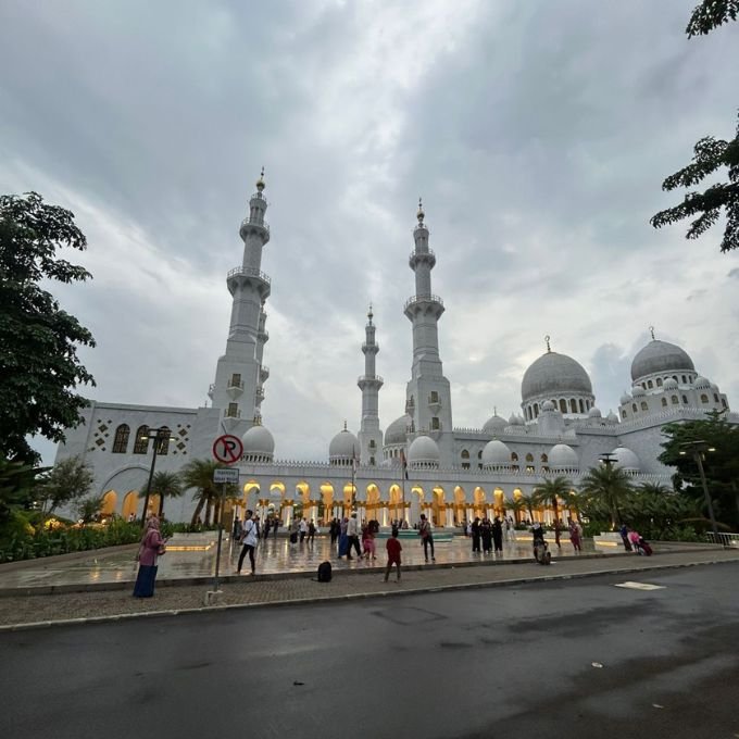 Sewa Mobil Semarang Dyan Transport