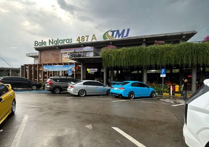 Sewa Mobil Semarang Dyan Transport