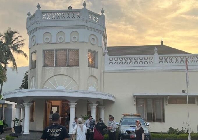 SEWA MOBIL SEMARANG DYAN TRASNPORT
