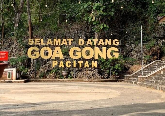 SEWA MOBIL SEMARANG DYAN TRANSPORT