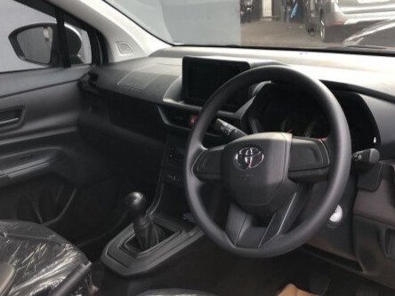 Interior pengemudi Grand New Avanza