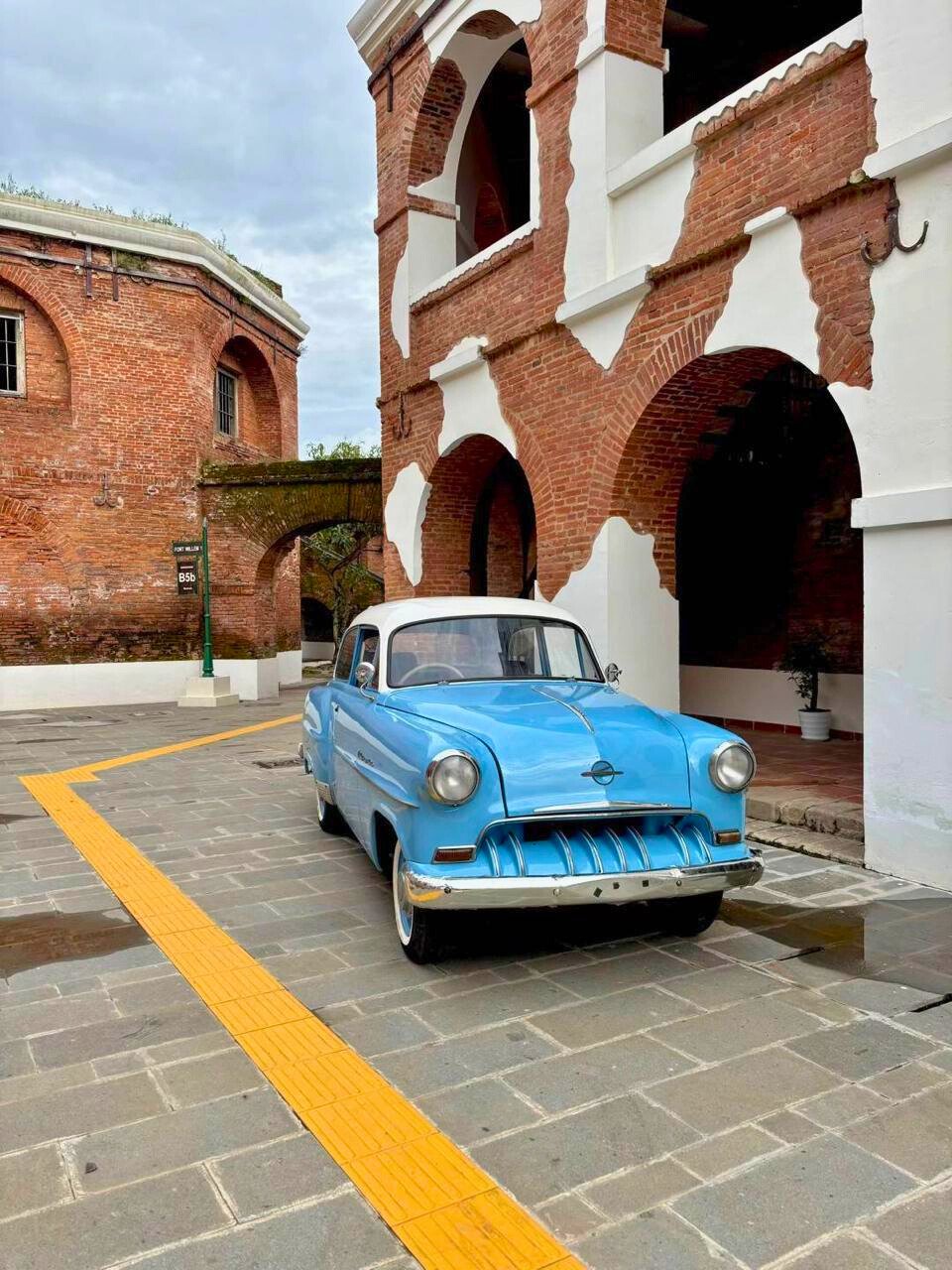 Rental mobil Semarang wisata ke Benteng Fort Willem I adalah salah satu bangunan bersejarah peninggalan kolonial Belanda