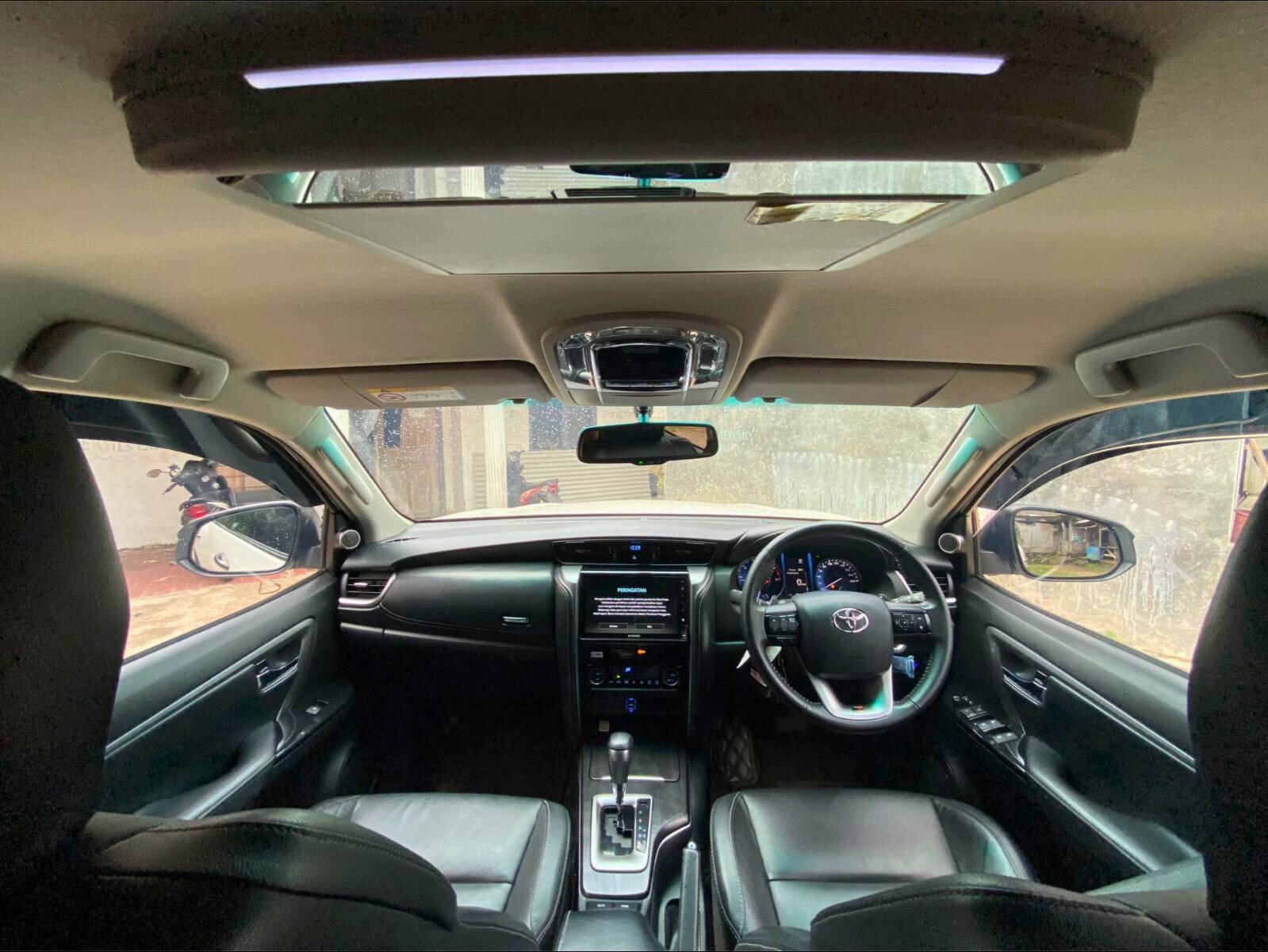 Interior dalam Toyota Fortuner 