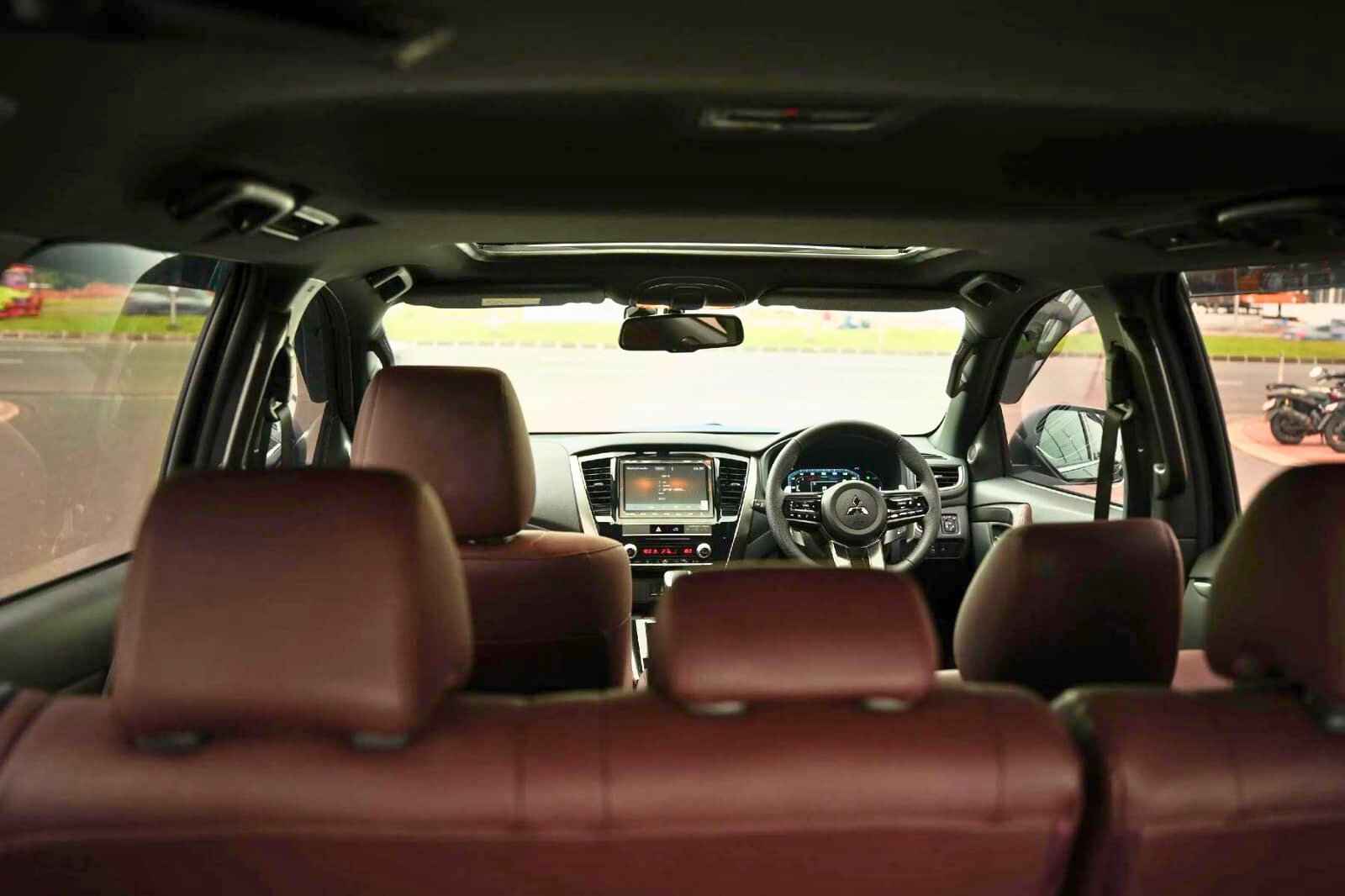 memeperhatikan kenyamanan dari kebersihan interior eksterior mobil