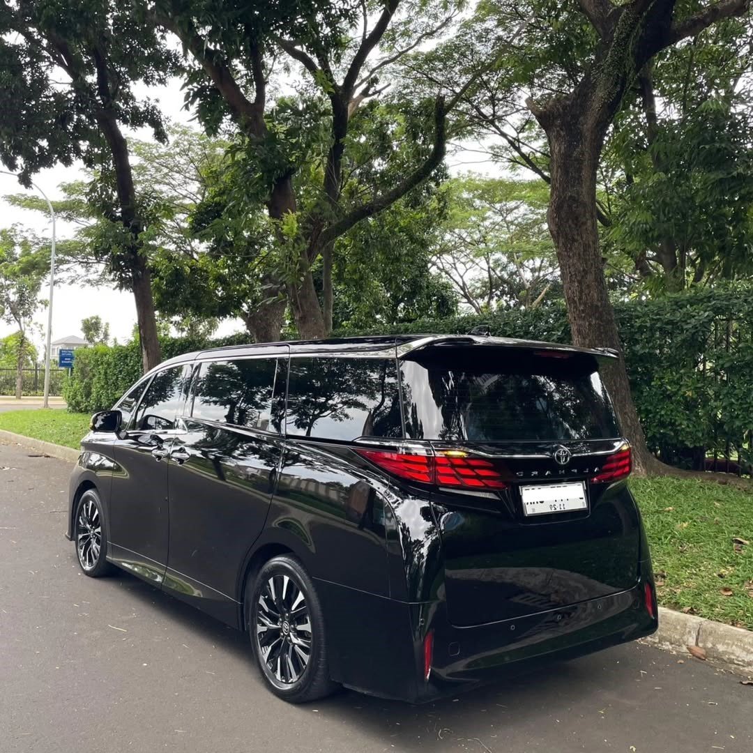 Sewa mobil Semarang menyediakan mobil keluarga cocok untuk perjalanan bersama keluarga atau teman. Ruang kabin luas, nyaman, dan aman untuk anak-anak. Cocok untuk liburan, kunjungan keluarga, atau perjalanan panjang.