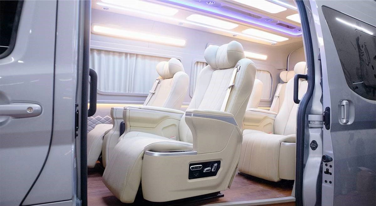 Interior berlapis kulit Custom interior