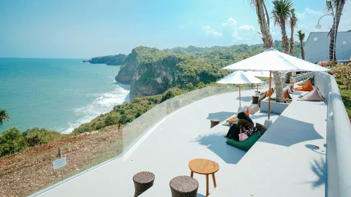 Pemandangan sunset yang menjadi favorit wisatawan