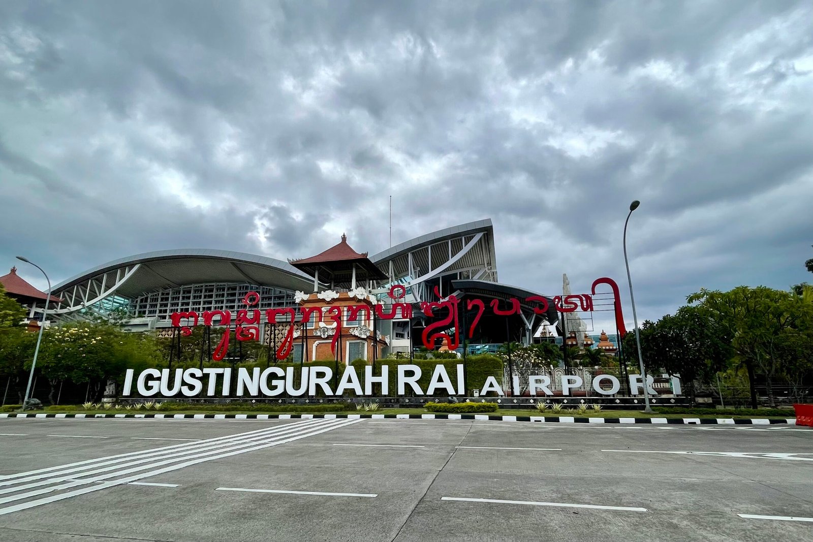 Bandara ini memiliki sejarah panjang dalam perkembangan pariwisata Bali. 