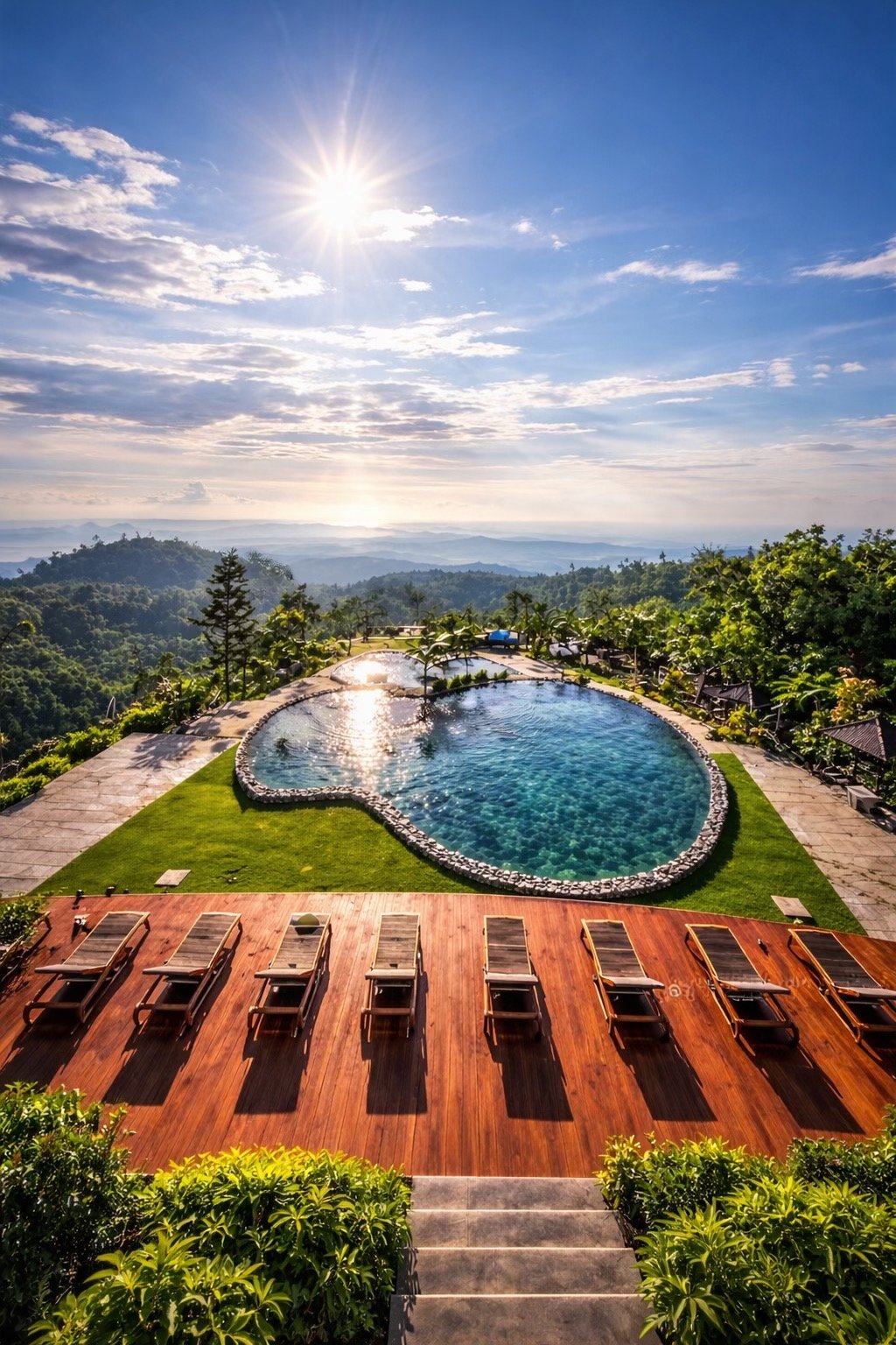 Untuk wisatawan yang ingin menginap tersedia Pondok Wisata Umbul Sidomukti dengan suasana alam pegunungan yang nyaman dan cocok untuk staycation keluarga.