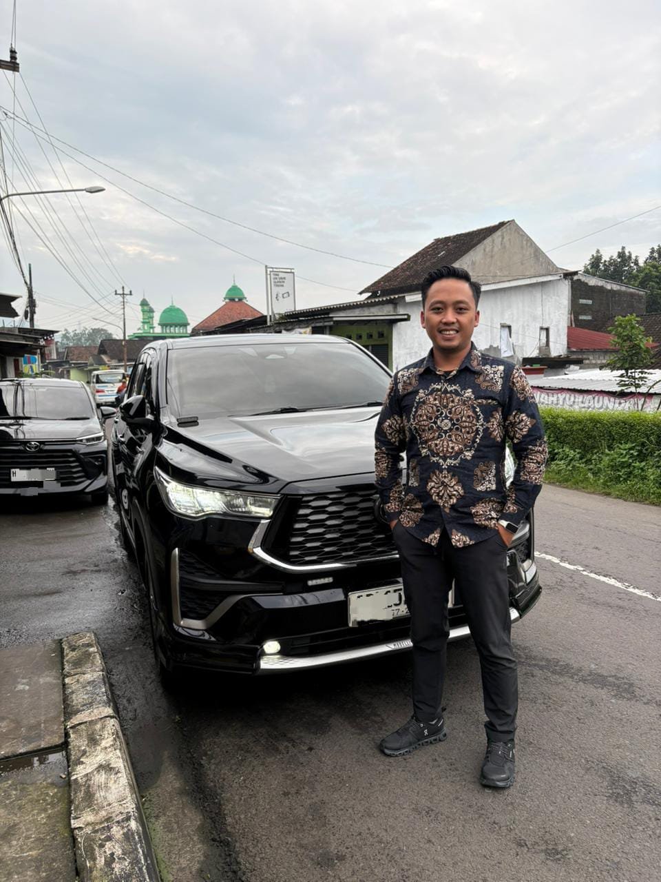 Pengemudi berpengalaman menjadi salah satu faktor penting dalam perjalanan jarak jauh. Driver profesional memahami rute terbaik sehingga perjalanan lebih aman dan tepat waktu.