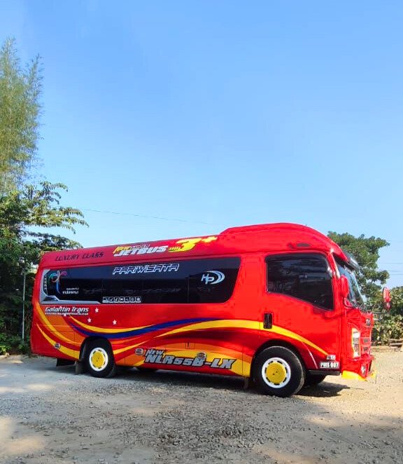 Untuk perusahaan dengan jumlah peserta puluhan hingga ratusan orang, bus pariwisata menjadi pilihan utama. 
