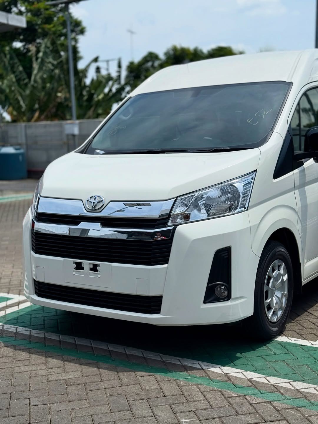 Rental Dyantranspoirt tersedia Hiace dan kendaraan rombongan
