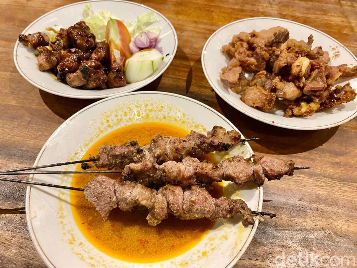 Kuliner kambing khas Jogja yang terkenal lezat.