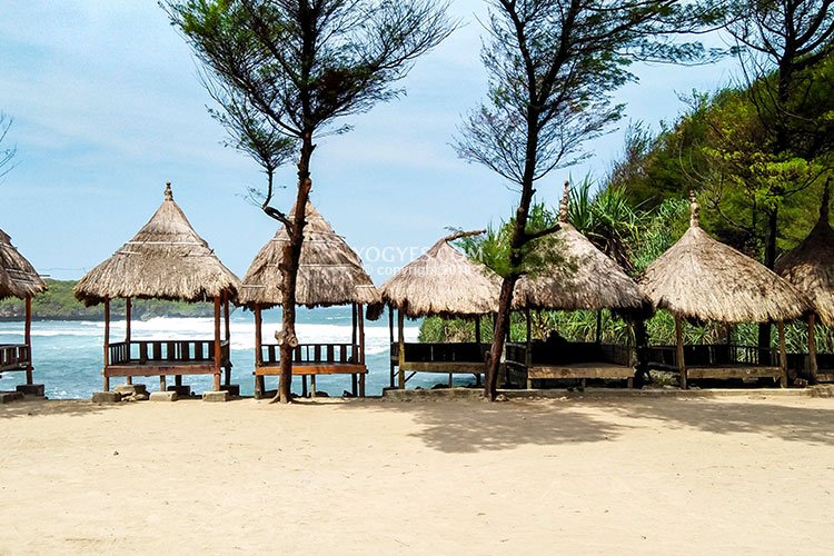 Ini adalah aktivitas wajib saat berkunjung ke sini. Jangan sampai terlewat!