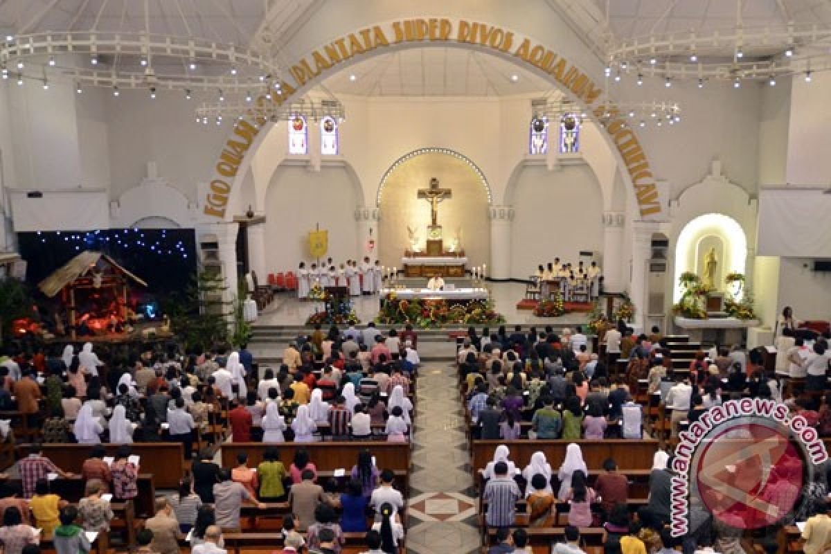 Perayaan Kenaikan Yesus Kristus bukan hanya soal hadir di gereja, tetapi juga tentang kebersamaan keluarga. 