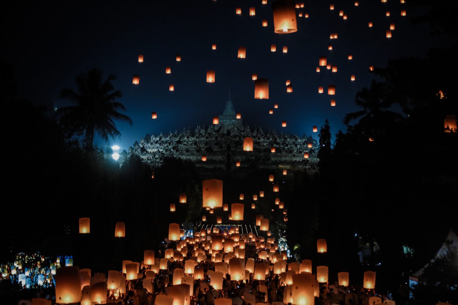 Festival Lampion Memperingati Hari Raya Waisak di Borobudur Tanggal 31 Mei 2026. 