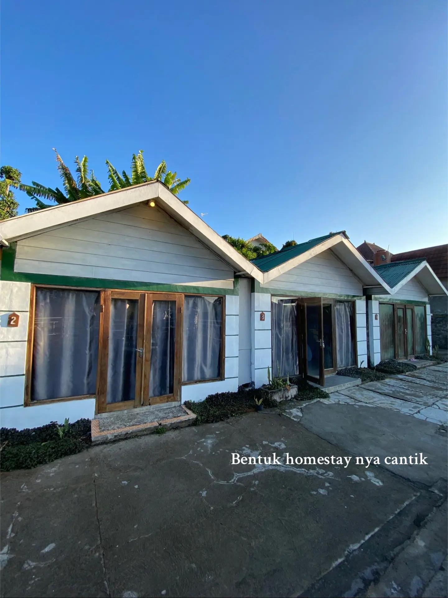 Pilihan akomodasi bujet yang sangat strategis dengan harga terjangkau dan fasilitas yang nyaman untuk wisatawan keluarga. Lihat detail harga di Merapi Hill Homestay. 