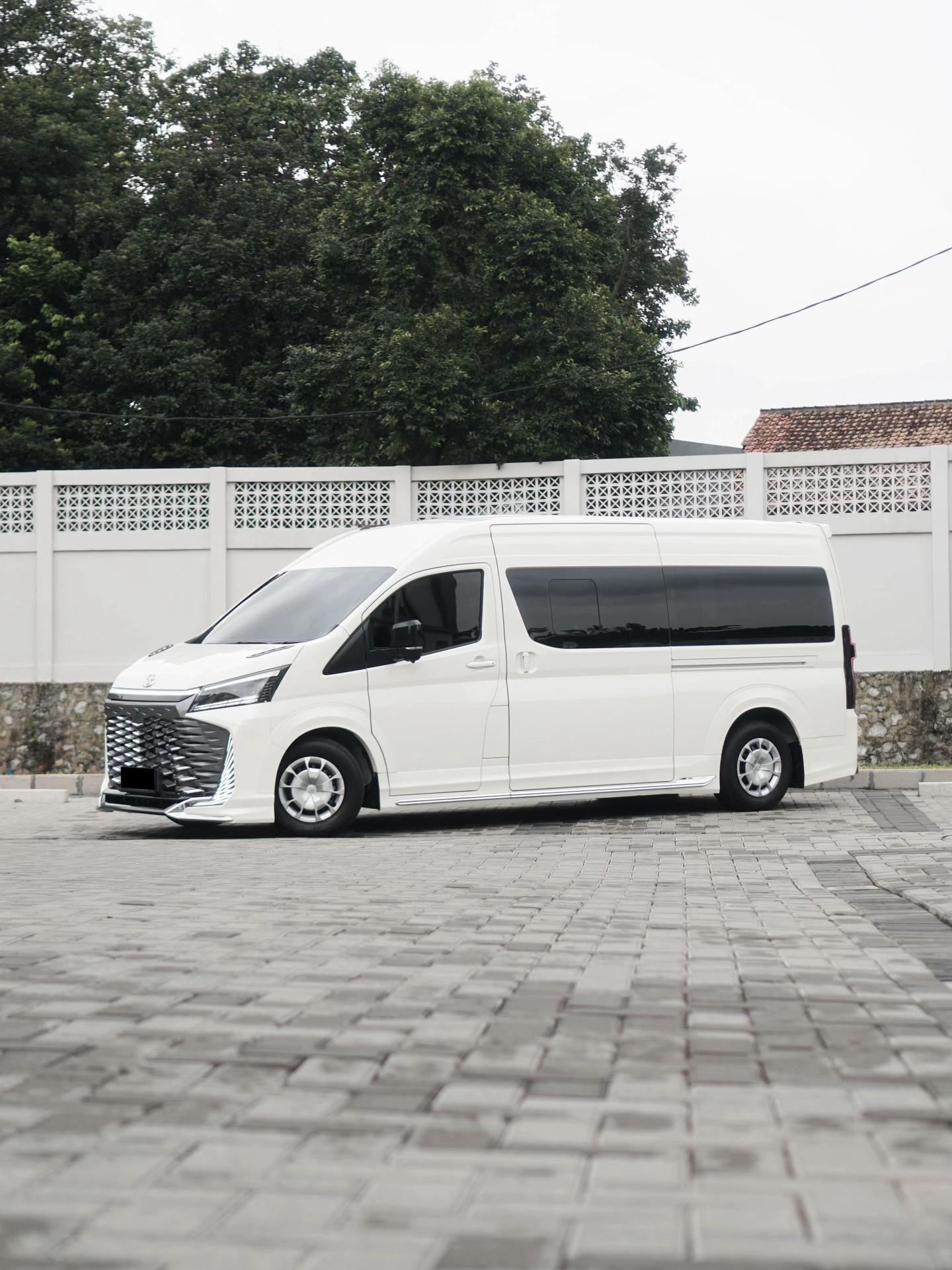 Untuk rombongan besar tersedia: