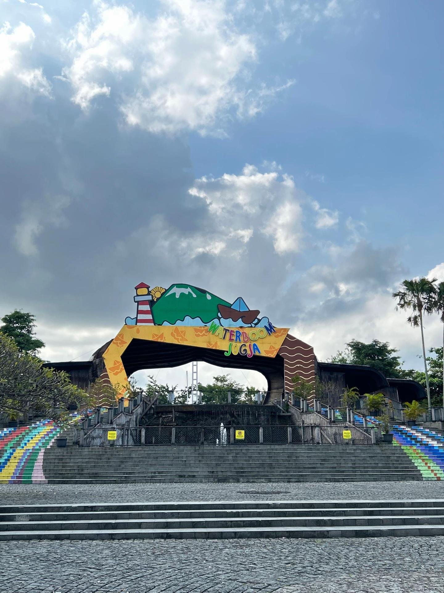 Jogja Bay Waterpark merupakan salah satu taman rekreasi air terbesar di Indonesia yang berdiri di kawasan Maguwoharjo, Sleman, Yogyakarta.