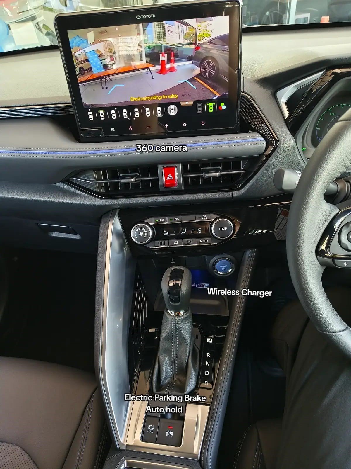 Kendaraan Premium Toyota Yaris Cross Hybrid EV hadir sebagai SUV modern yang mengusung teknologi hybrid terbaru.