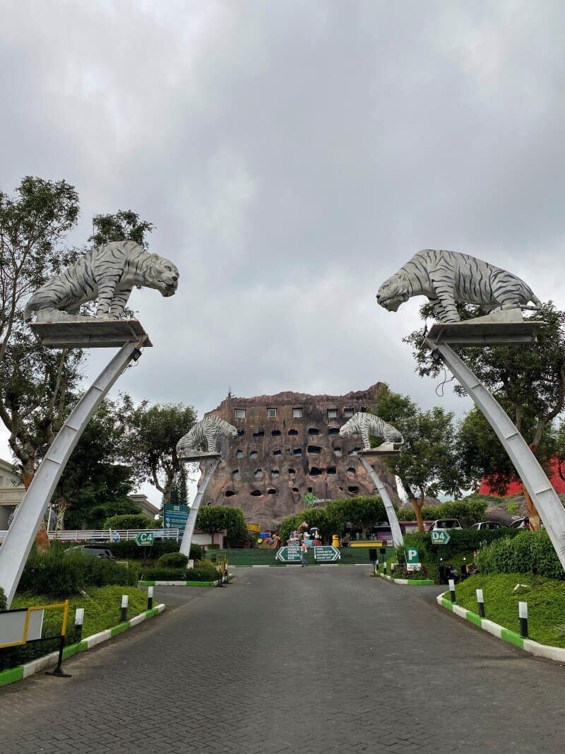 Sewa Mobil Semarang