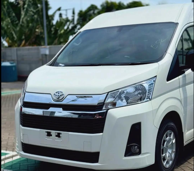 Hadiri Konser di Luar Kota? Atur Perjalanan dengan Sewa Hiace Semarang