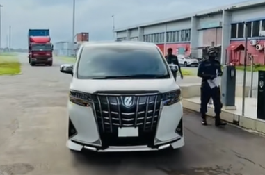 Perjalanan Lebih Eksklusif? Cek Rental Alphard Semarang!, Get it Now!